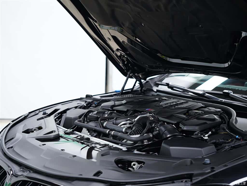 BMW M8, 2022 46