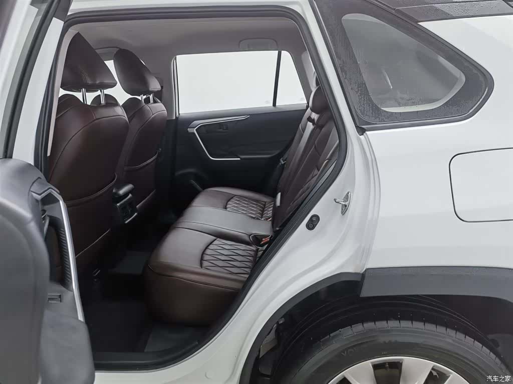 Toyota Wildlander, 2023 15