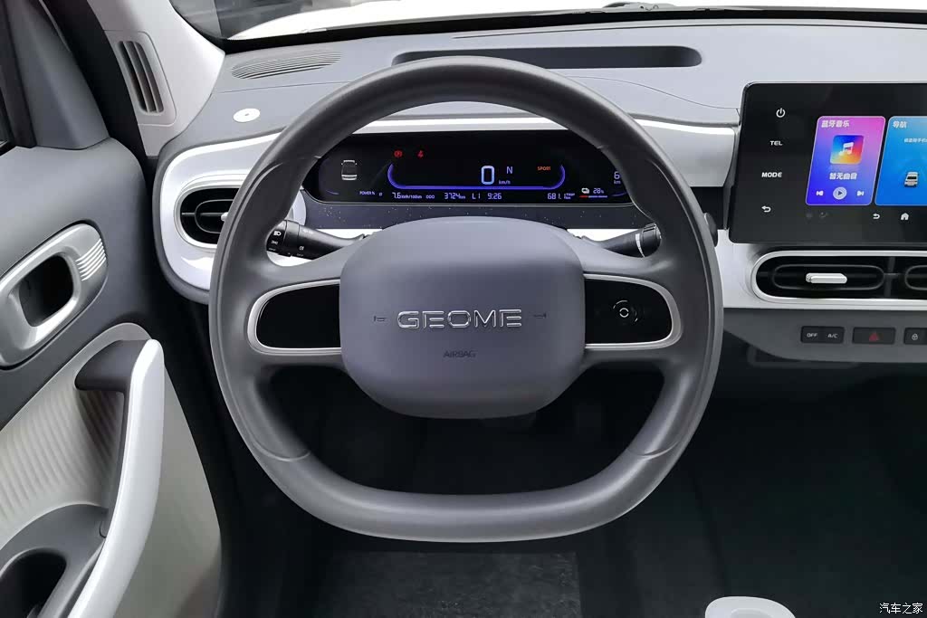 Geely Panda, 2025 15