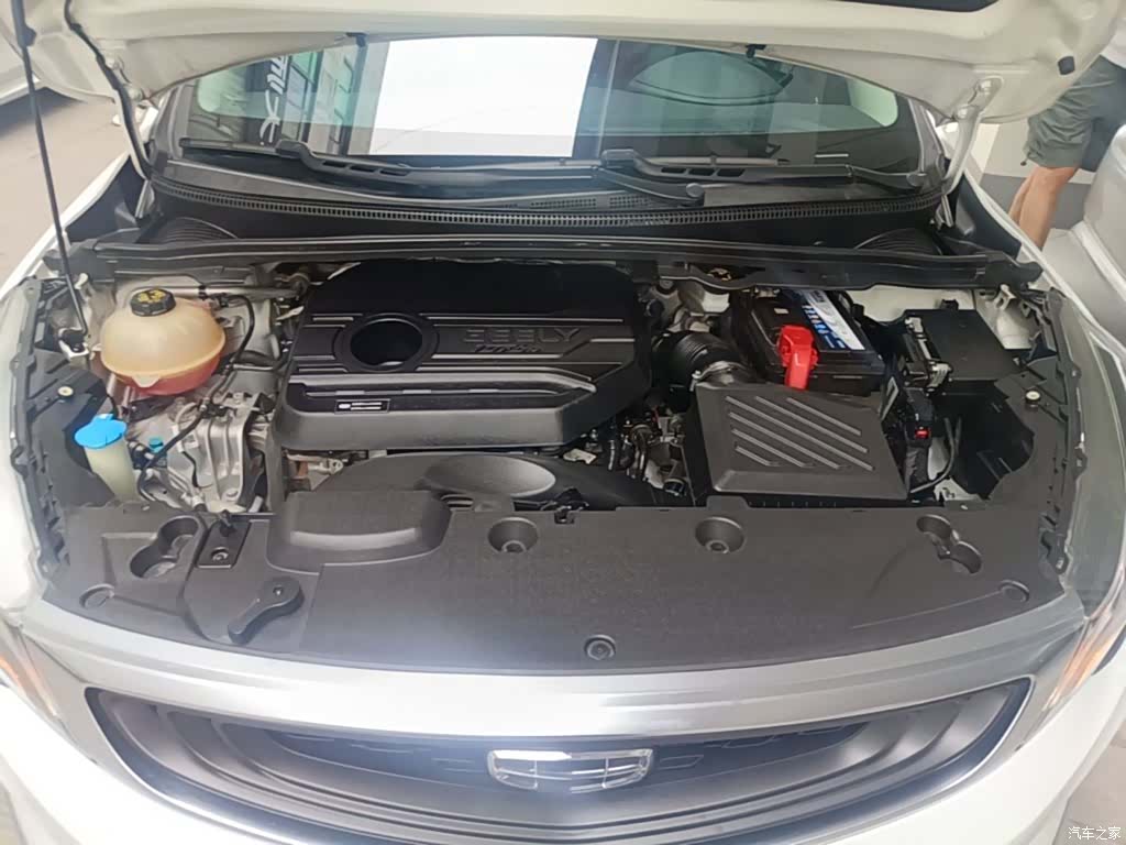 Geely Emgrand, 2021 20