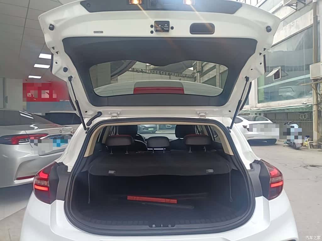 Geely Emgrand, 2021 19
