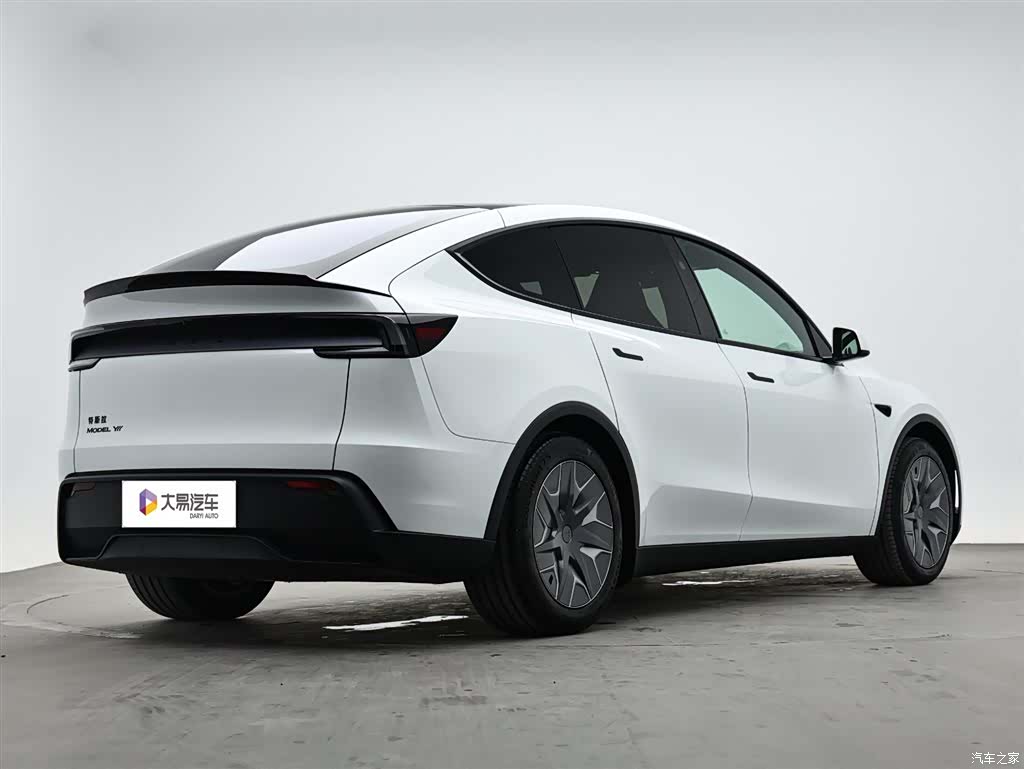 Tesla Model Y, 2025 3