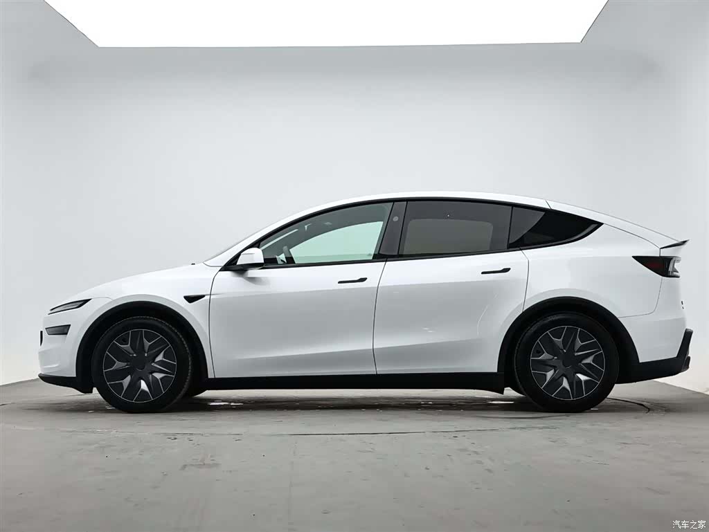 Tesla Model Y, 2025 6