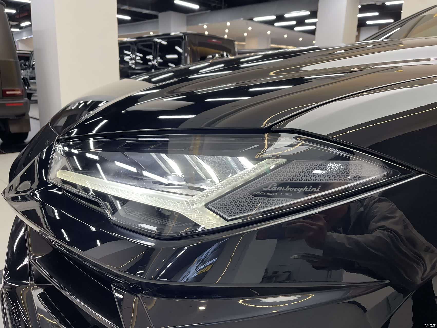 Lamborghini Urus, 2023 26