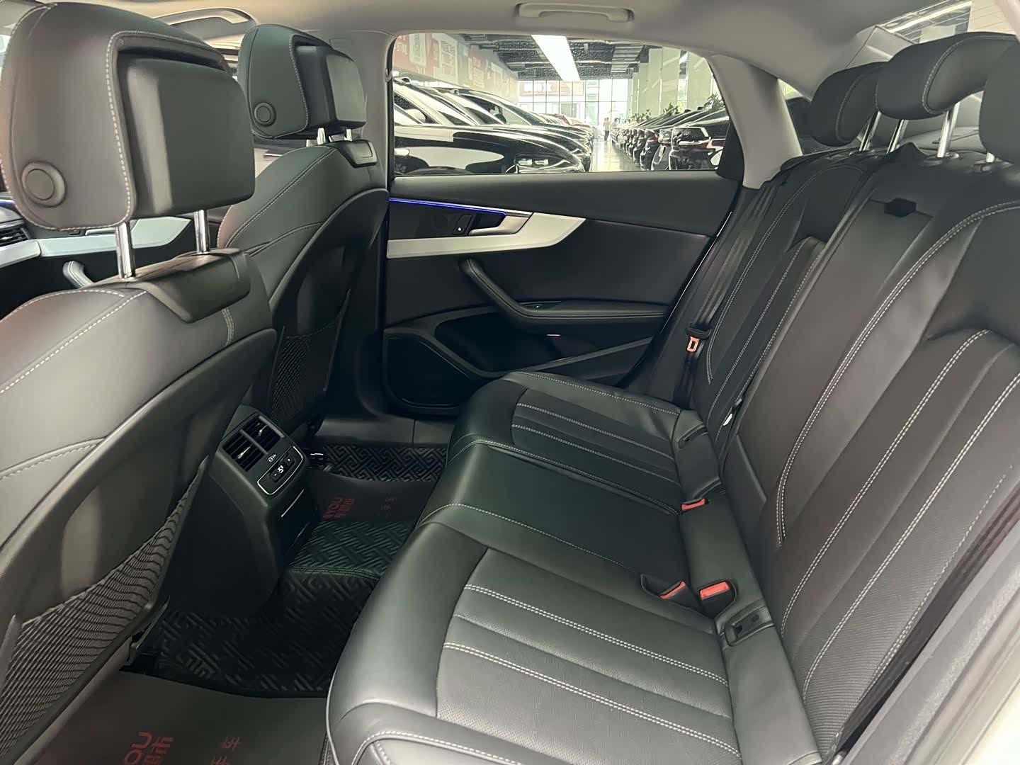 Audi A4L, 2023 10