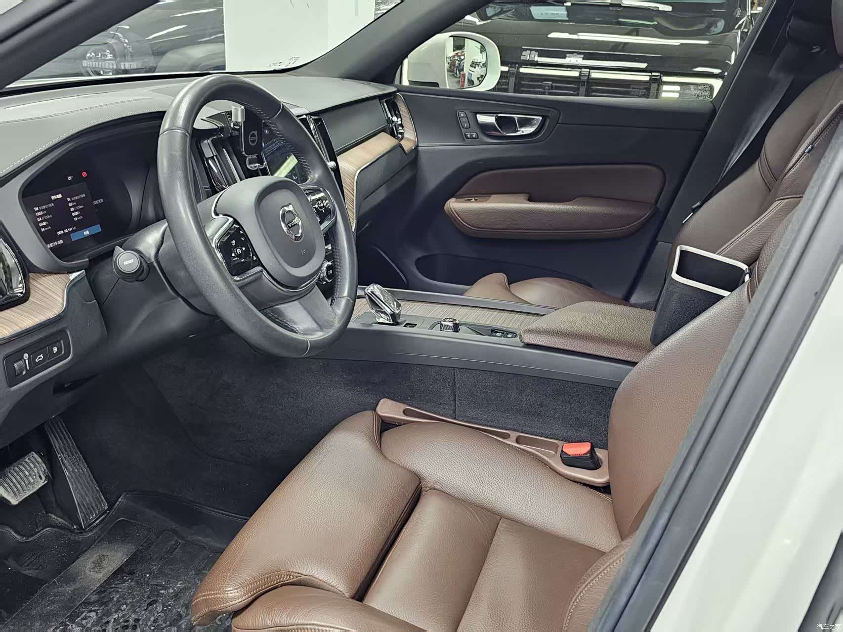 Volvo XC60, 2022 7