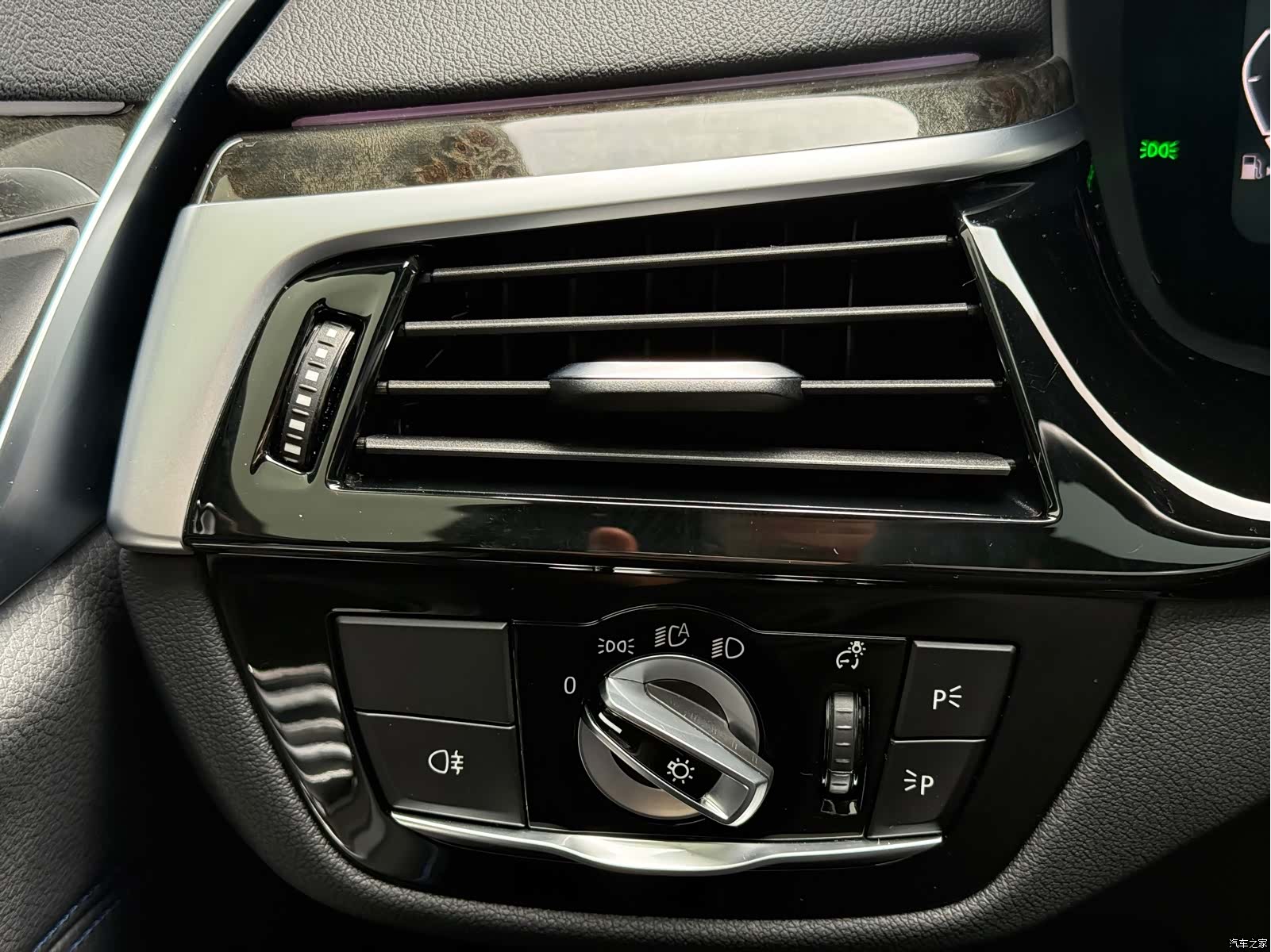 BMW 6 Series GT, 2023 14