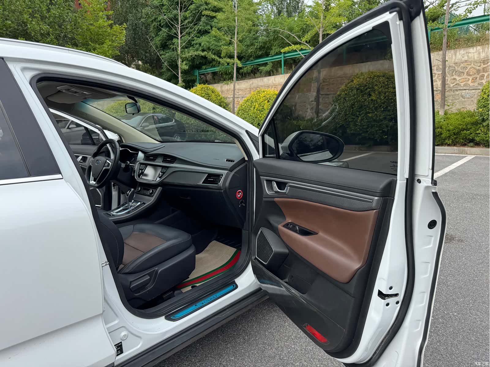 Geely Emgrand, 2017 10