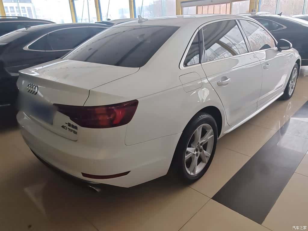 Audi A4L, 2018 7