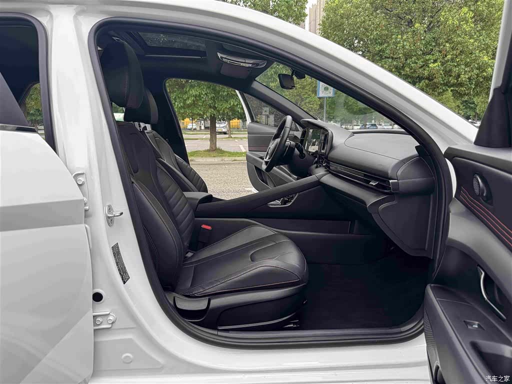 Hyundai Elantra, 2023 16