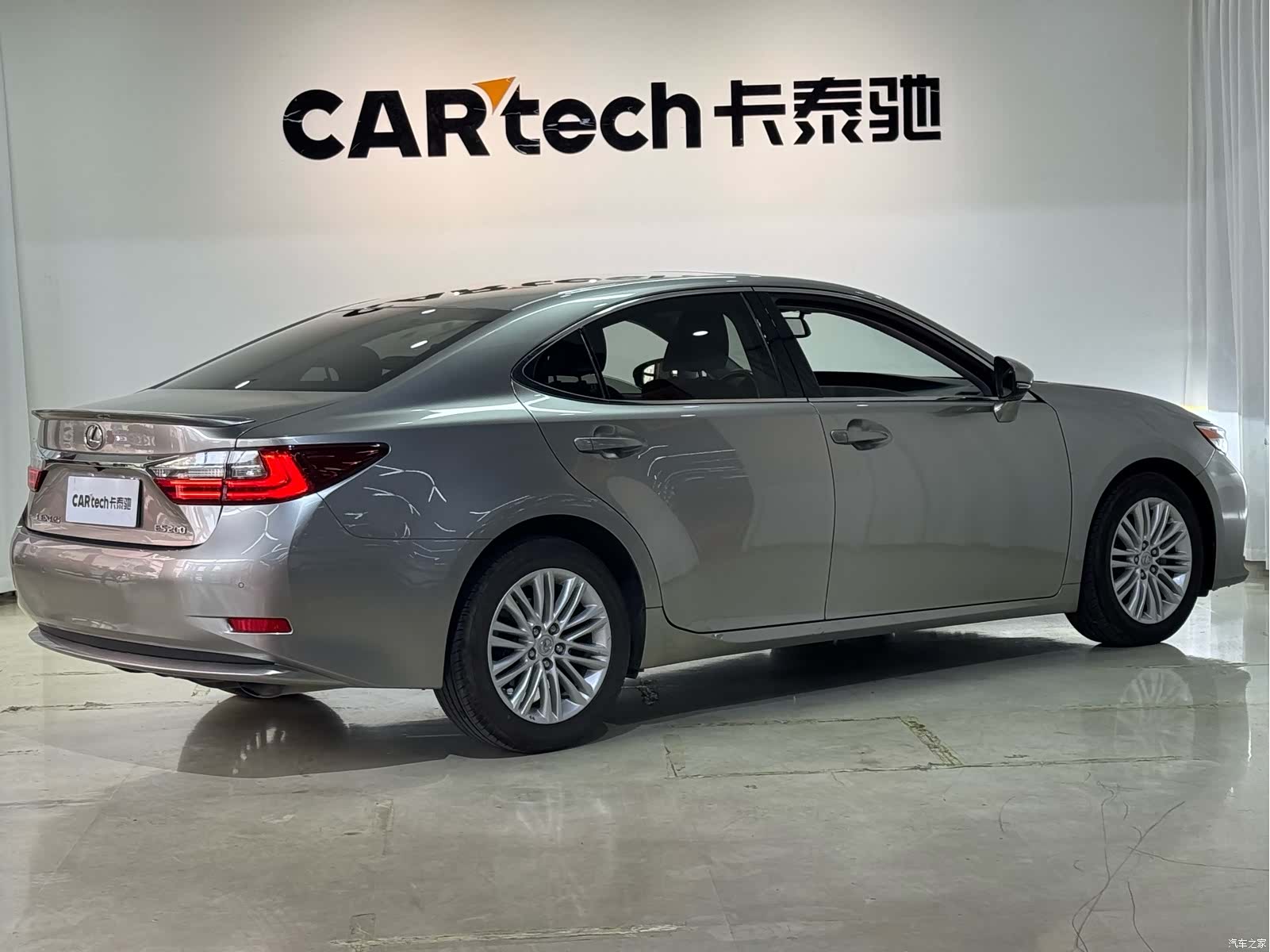 Lexus ES, 2016 4