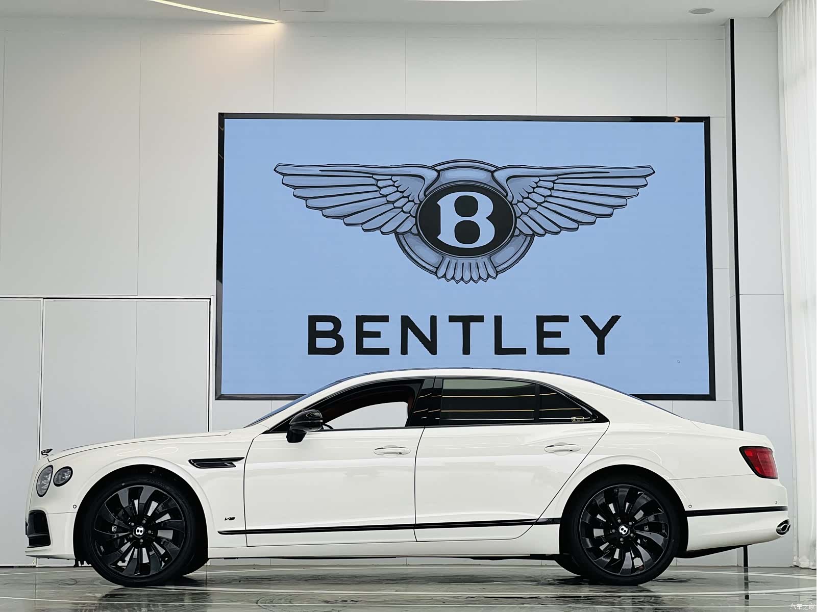 Bentley Flying Spur, 2022 16