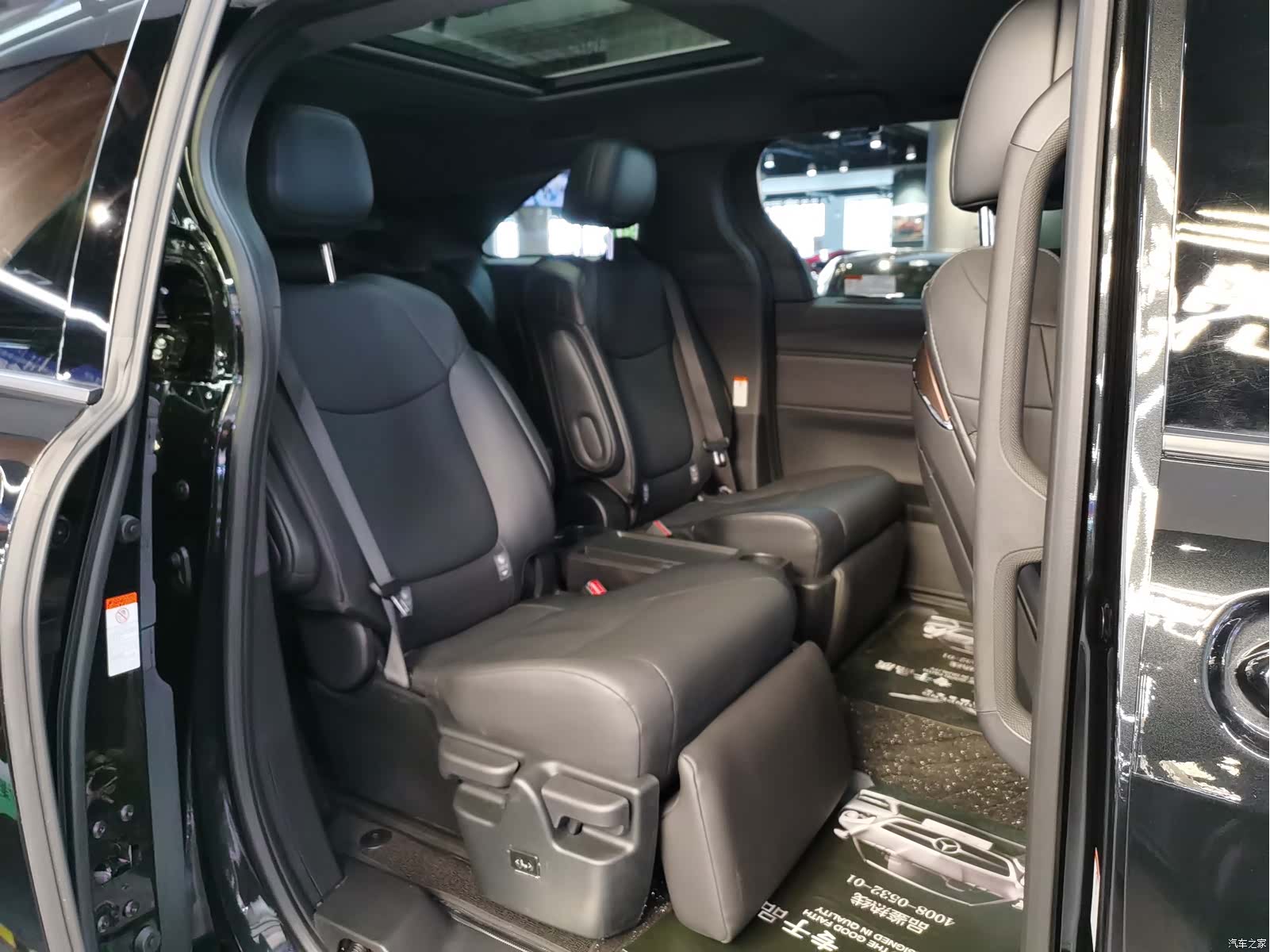 Toyota Granvia, 2025 17