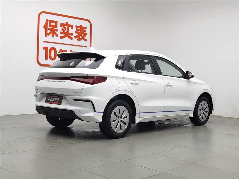 BYD e2
