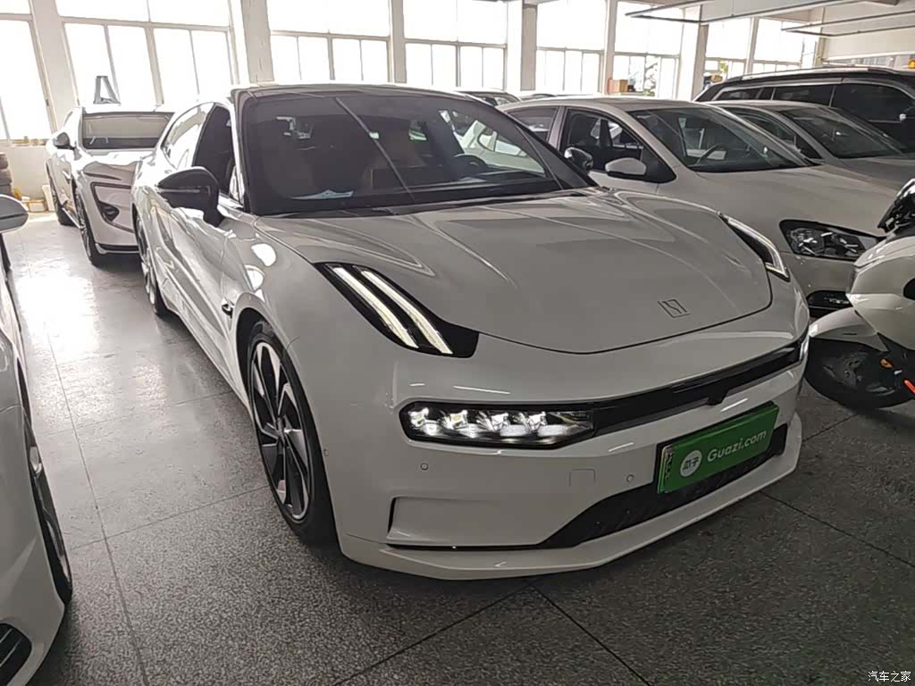 Zeekr 001, 2022 4