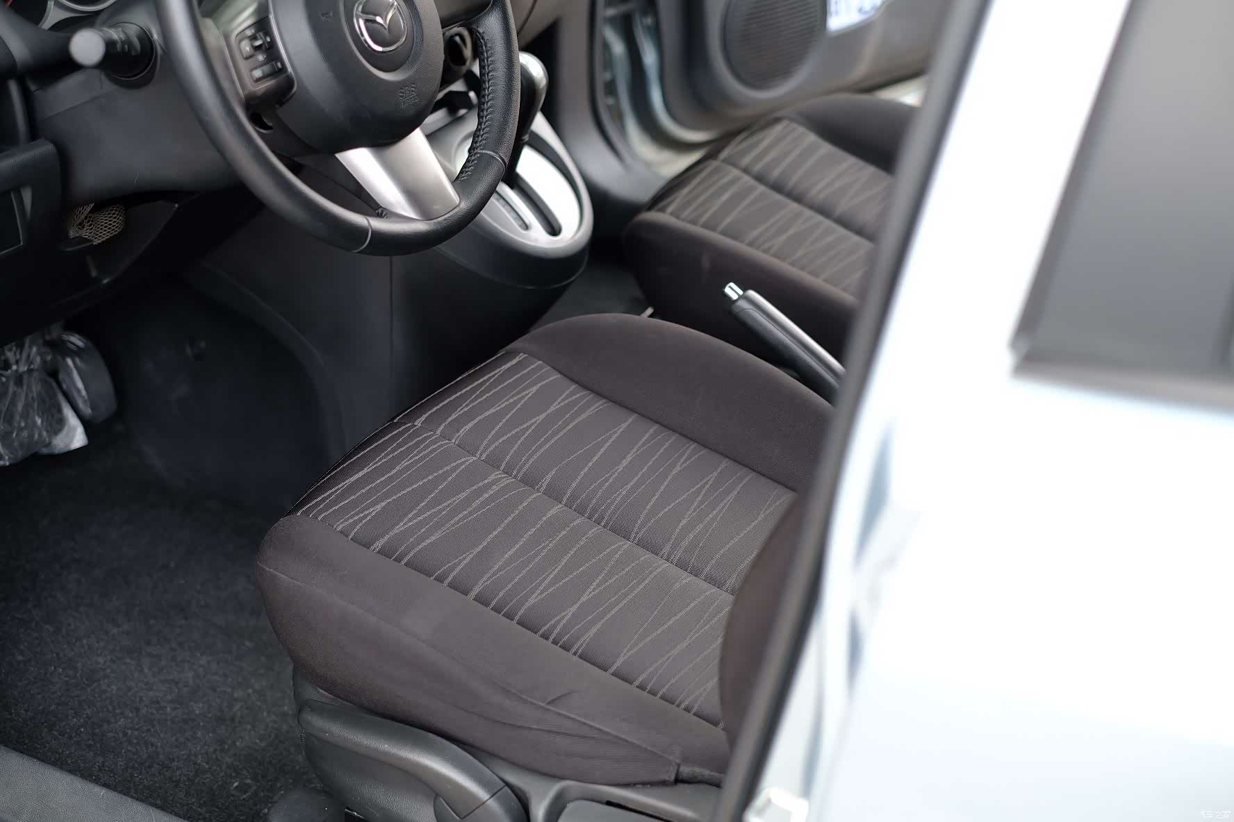 Mazda 2, 2011 19