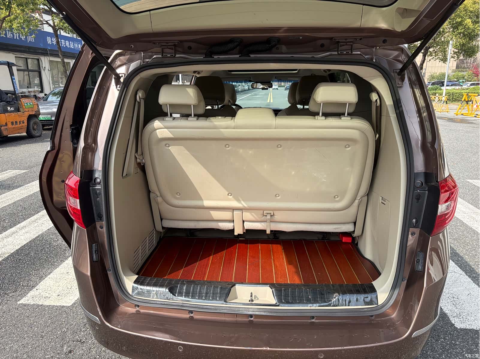 Buick GL8, 2019 8