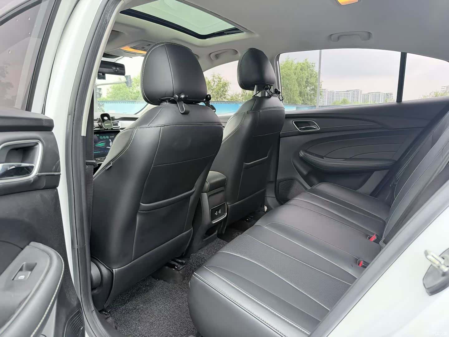 Roewe i5, 2021 все фото