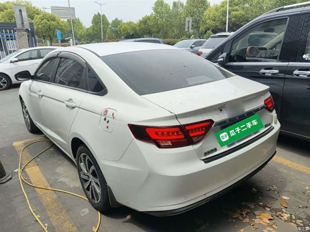 Geely Emgrand, 2021 23