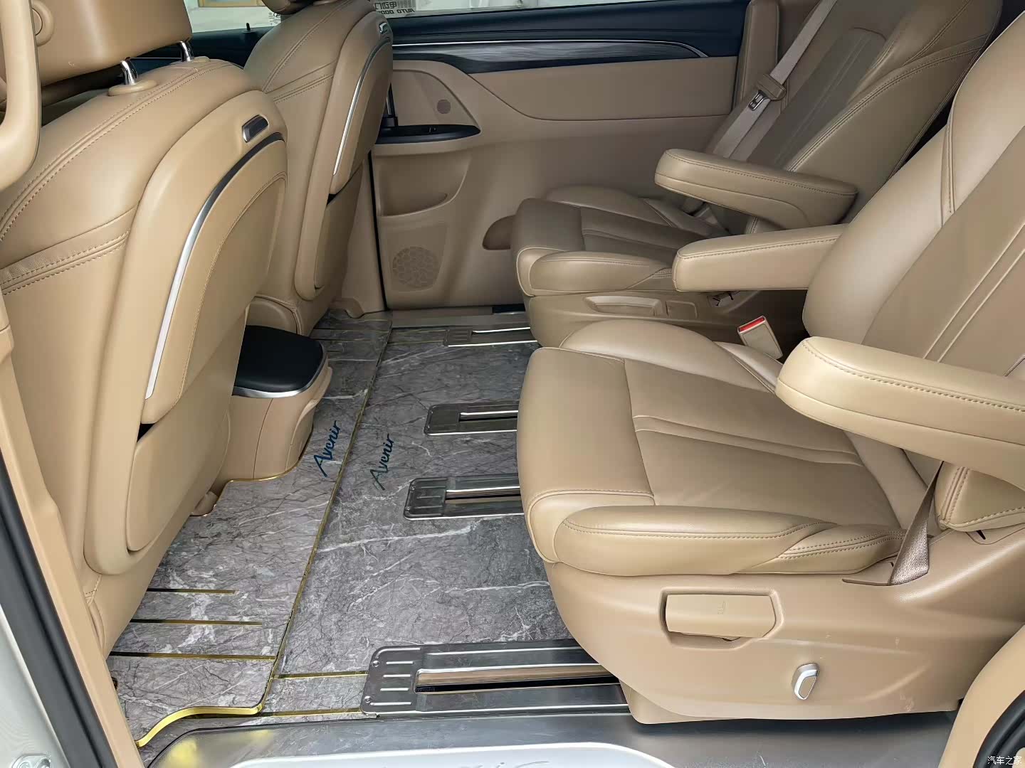 Buick GL8, 2021 8