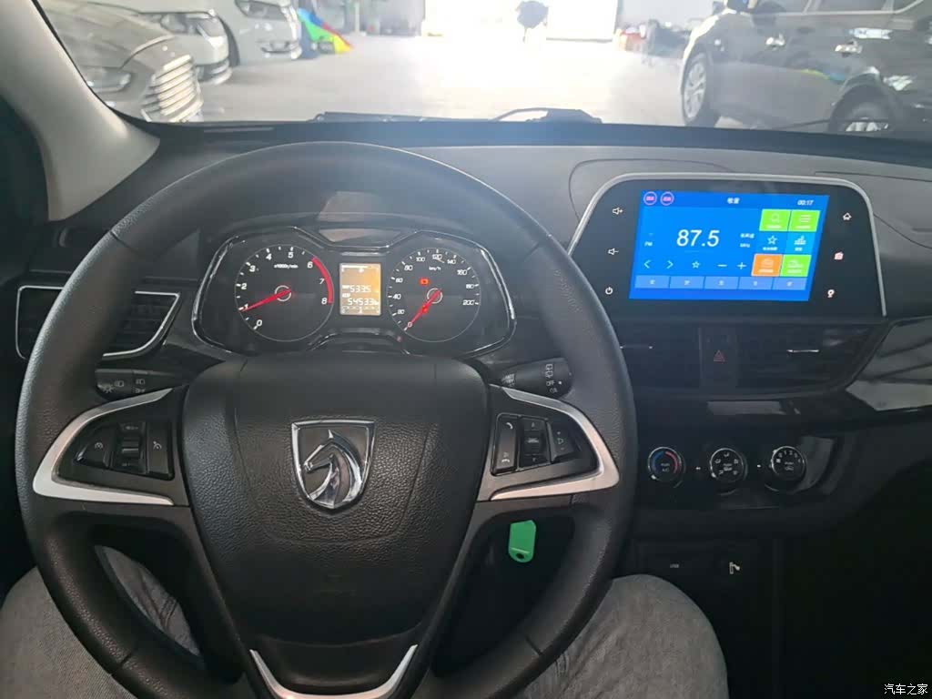 Wuling 310, 2016 10