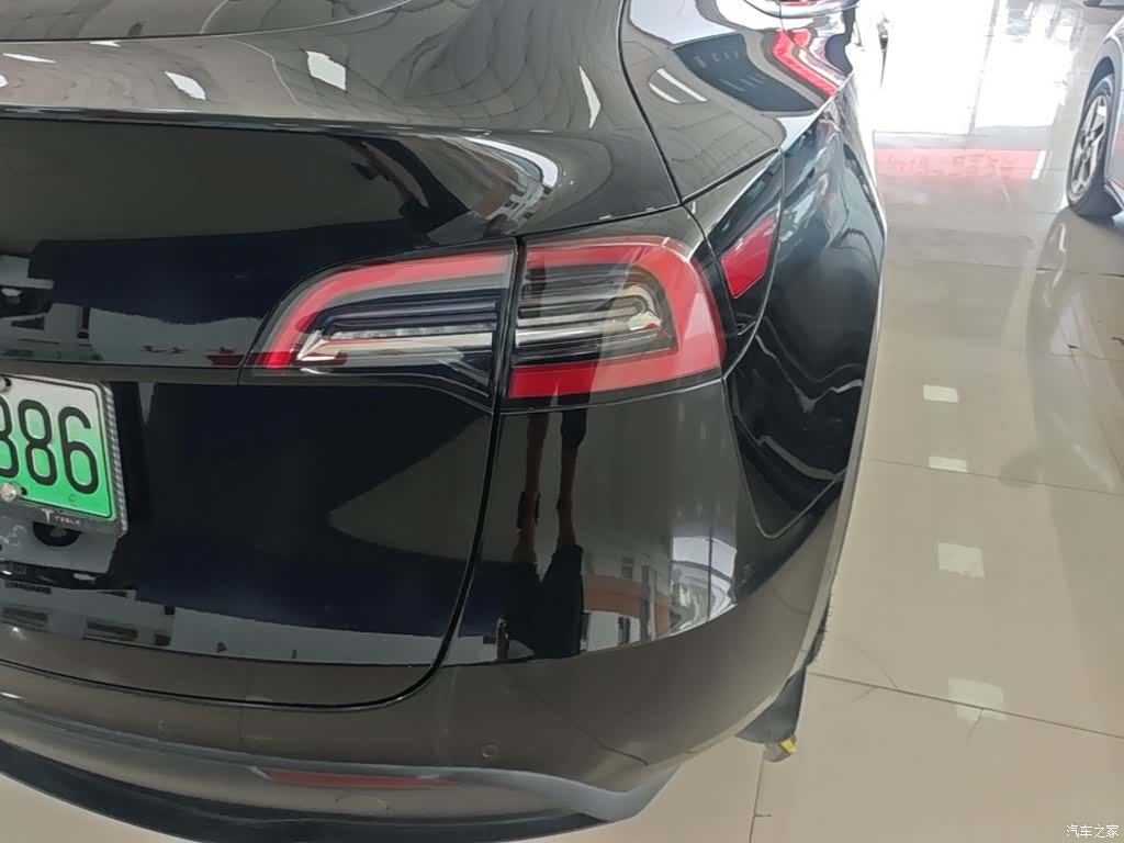 Tesla Model Y, 2023 8