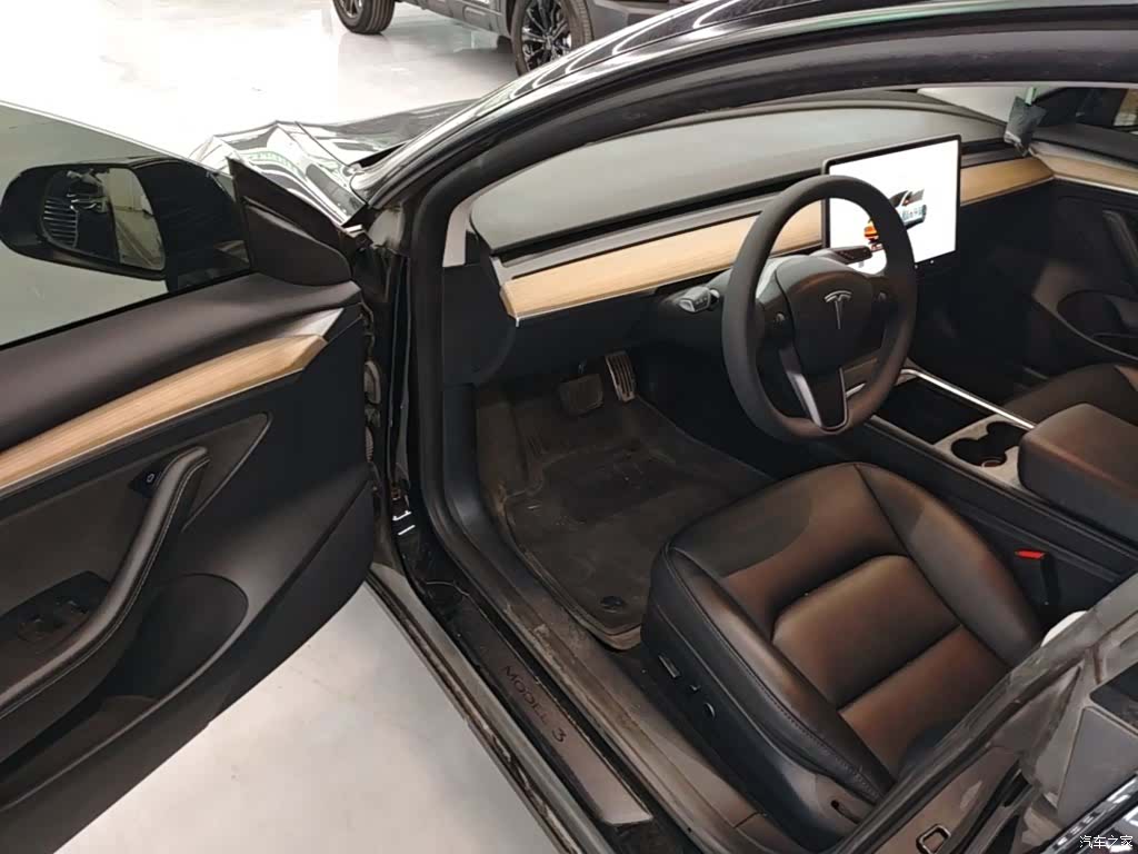 Tesla Model 3, 2023 16