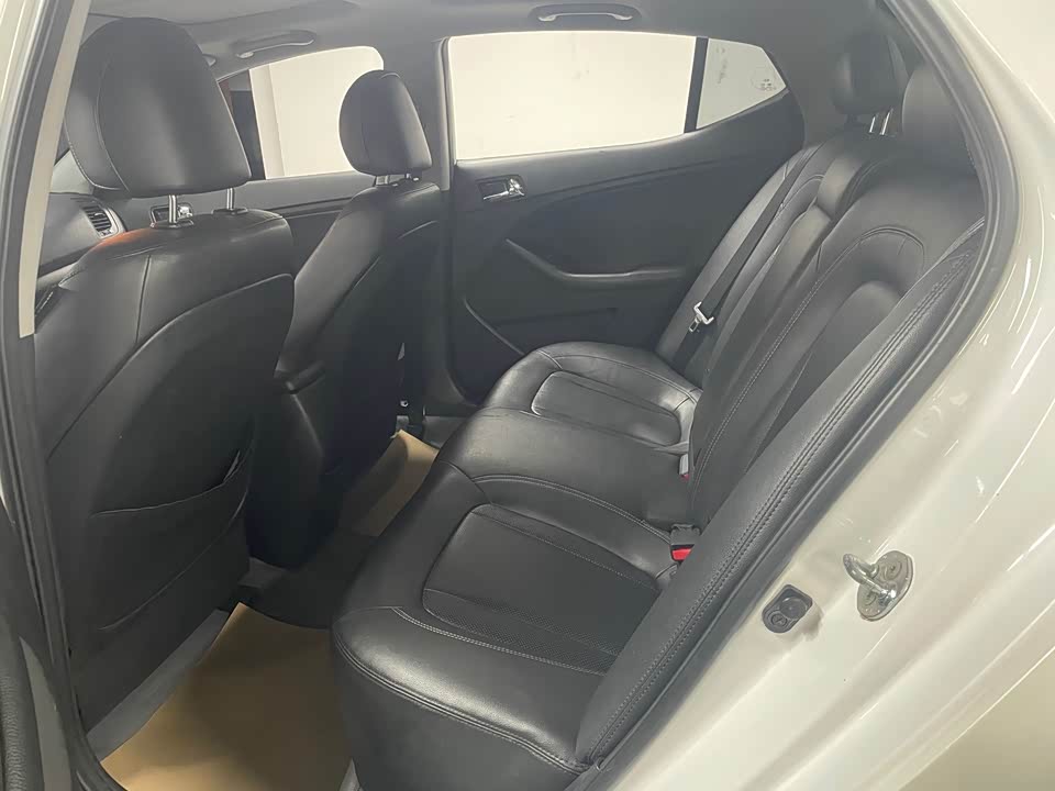 Kia K5 Kia K5