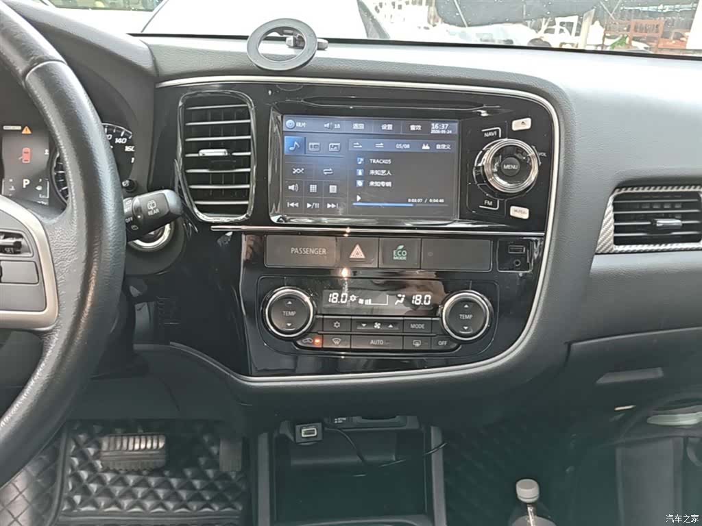 Mitsubishi Outlander, 2015 13