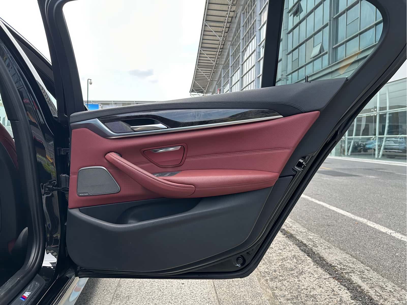 BMW 5 Series, 2019 27