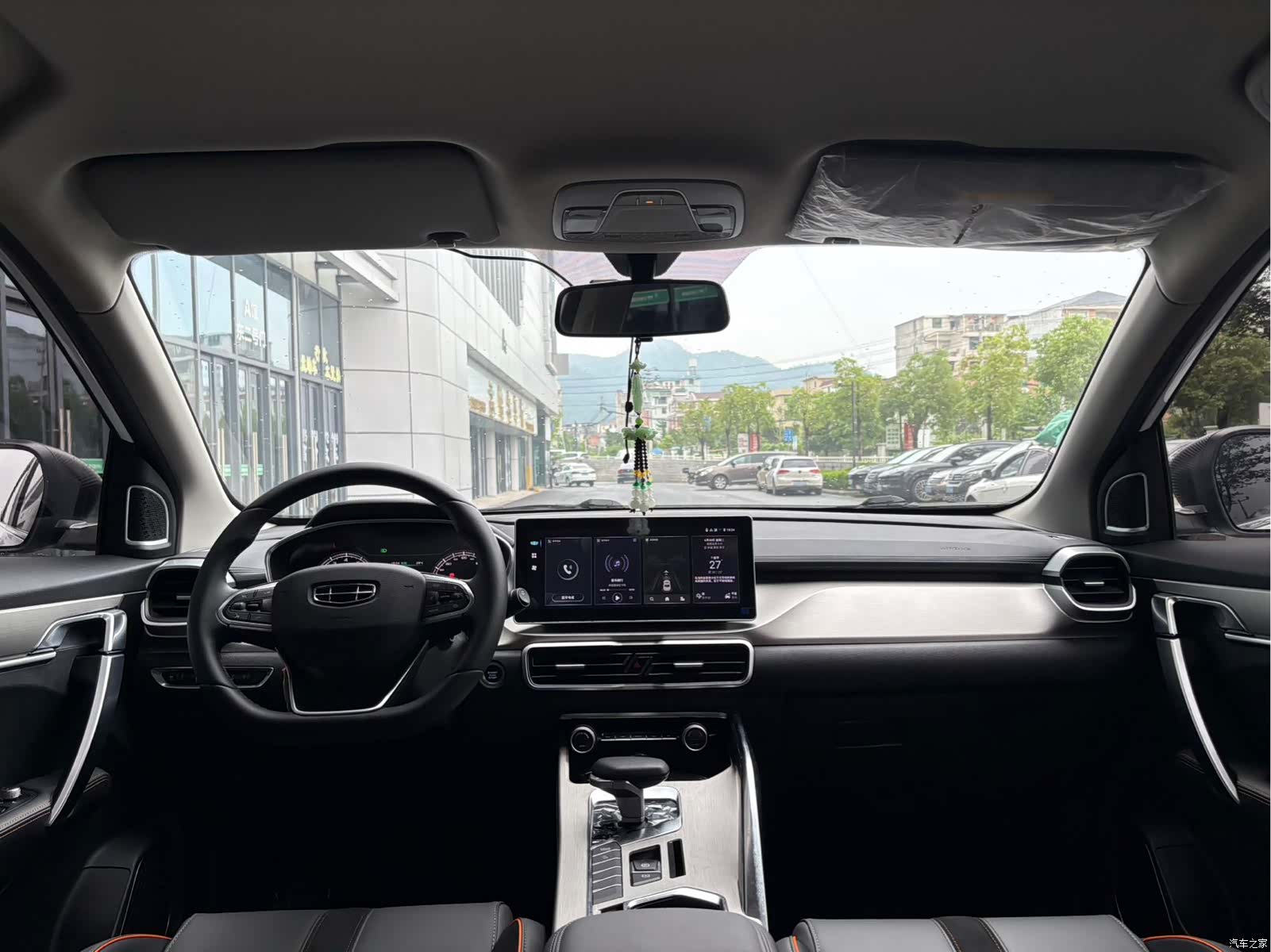 Geely Coolray, 2024 10