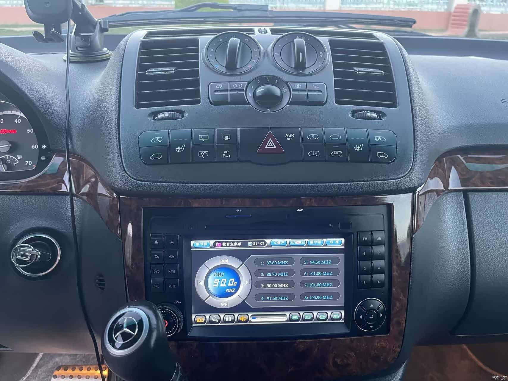 Mercedes-Benz 125, 2012 24