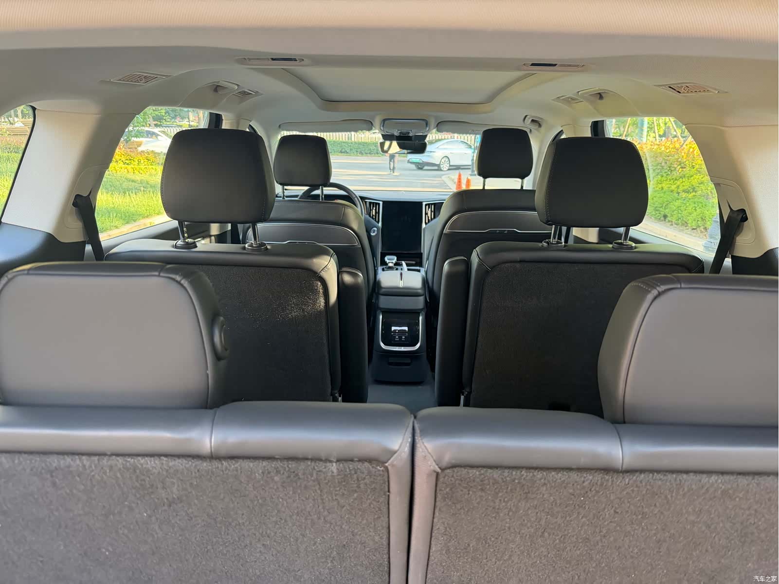 Hongqi HS7, 2024 8