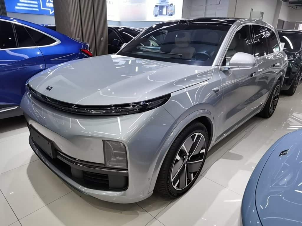 Li Auto L8