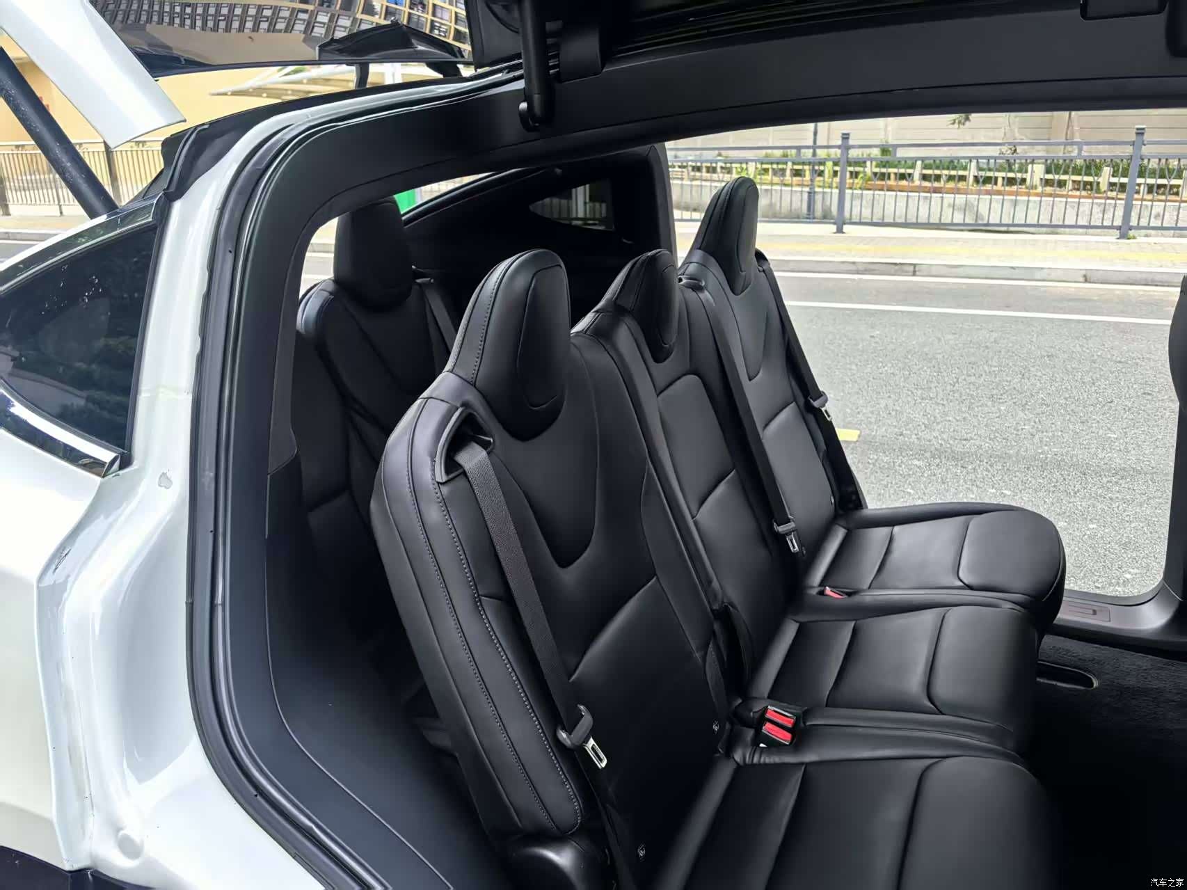 Tesla Model X, 2020 8