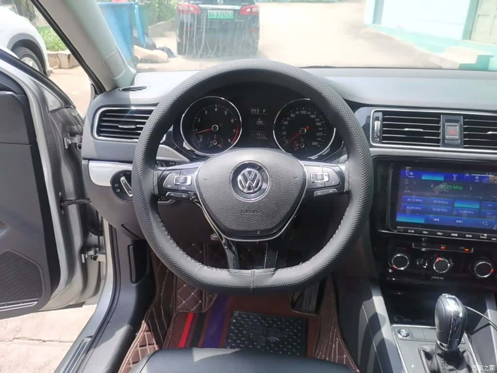 Volkswagen Sagitar, 2017 11