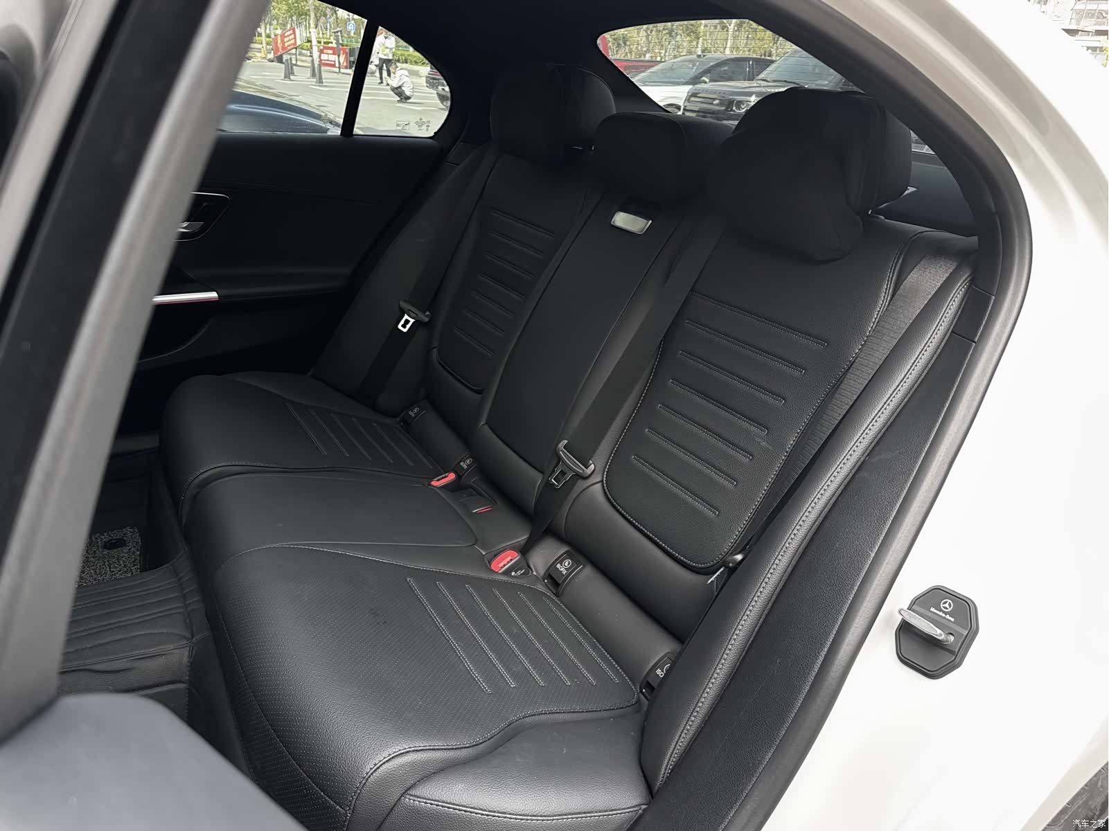 Mercedes-Benz C-Class, 2025 16