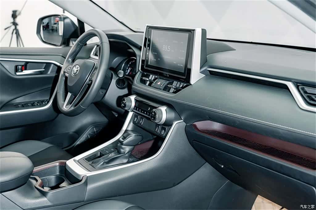 Toyota RAV4, 2020 18
