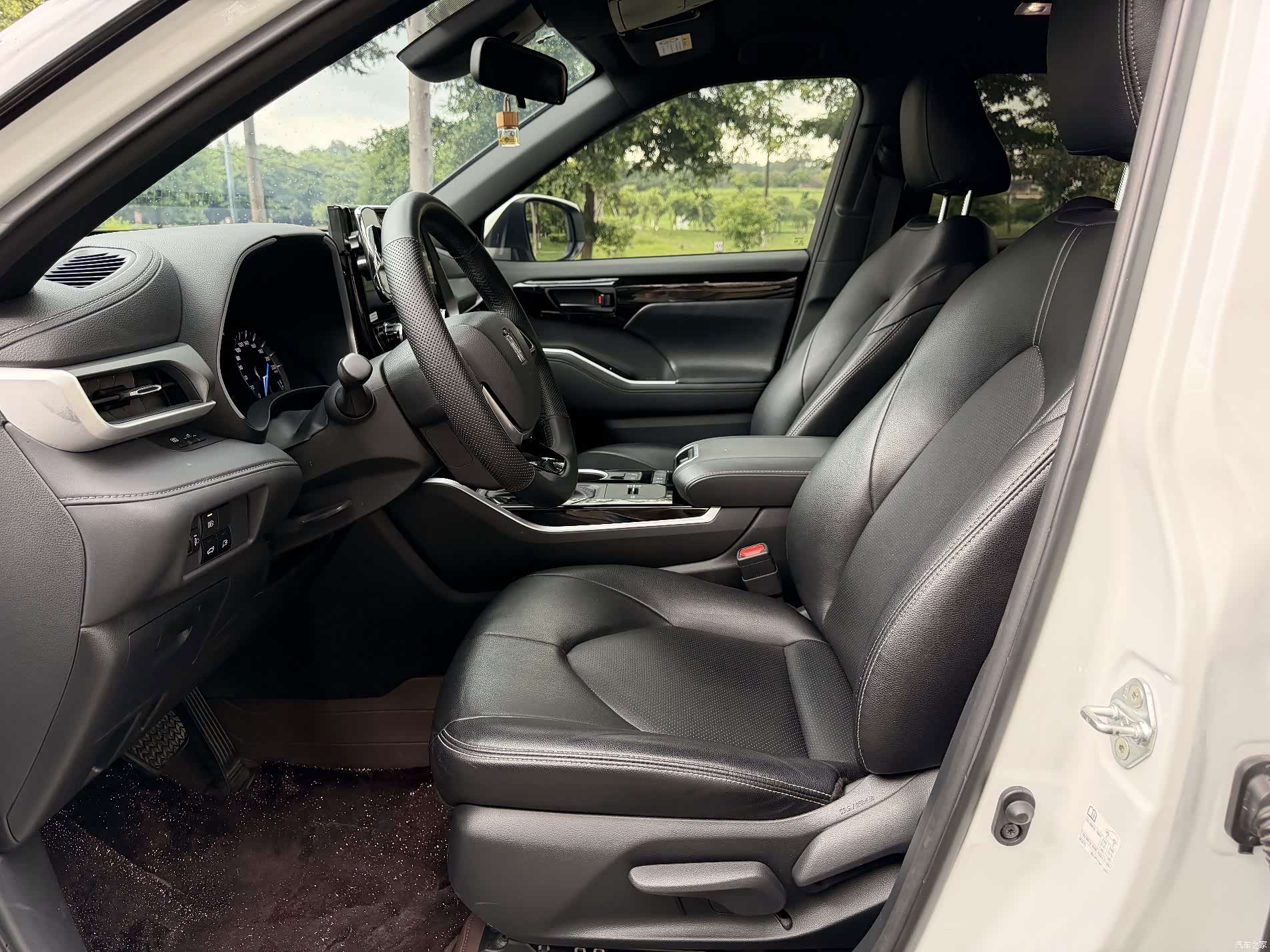 Toyota Crown, 2023 4