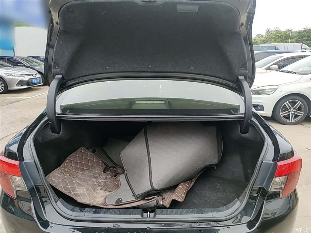 Toyota 2.5V, 2017 19