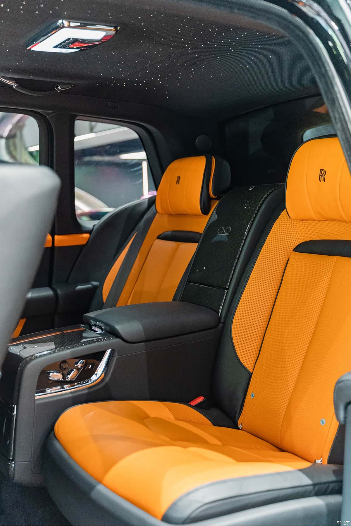 Rolls-Royce Cullinan, 2022 18