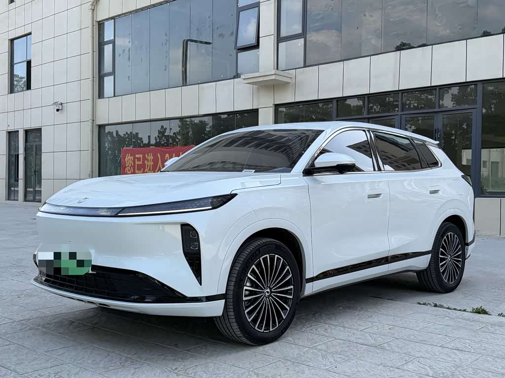 Dongfeng L8