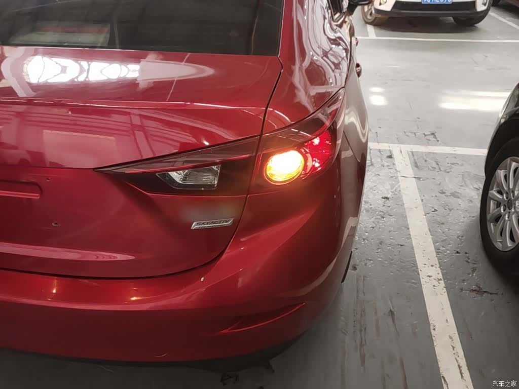 Mazda Mazda3, 2016 8
