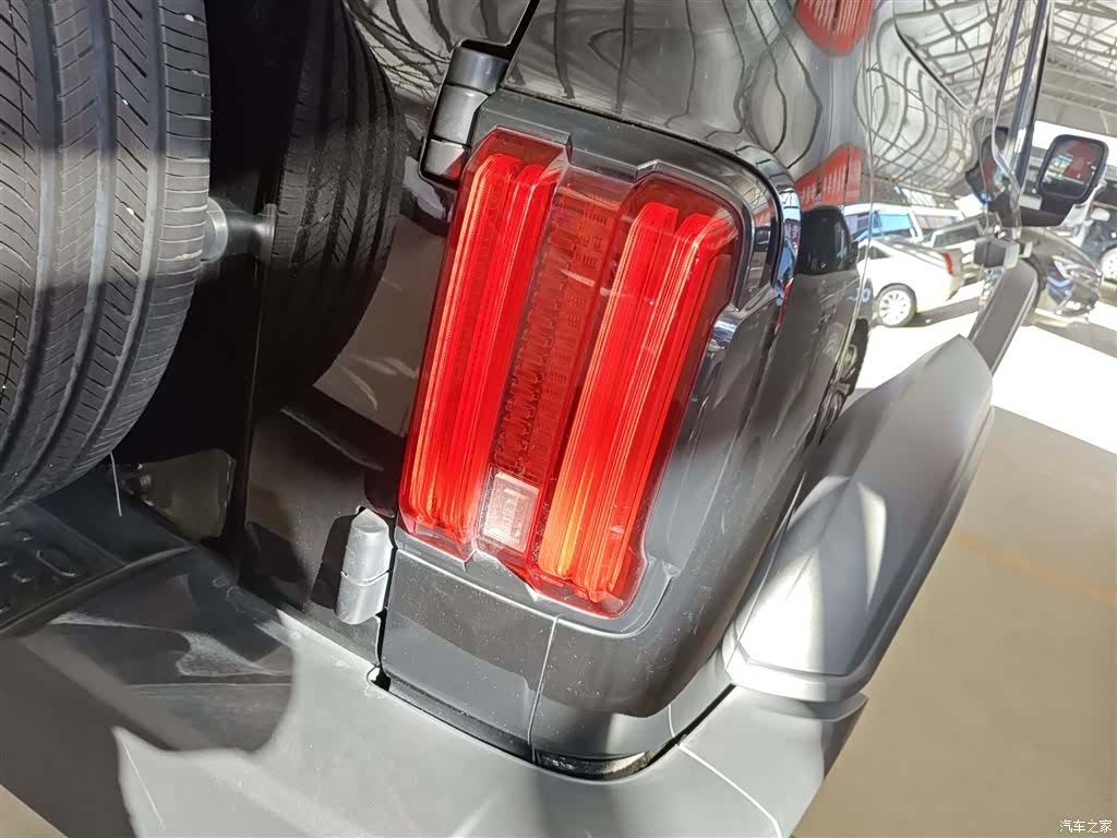 Tank 300, 2022 24