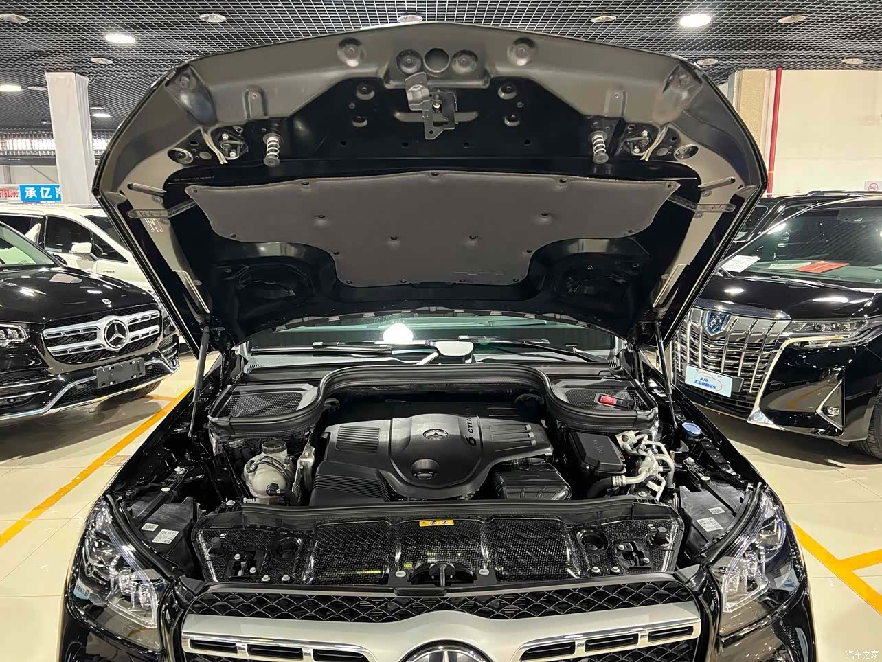 Mercedes-Benz GLS, 2023 21