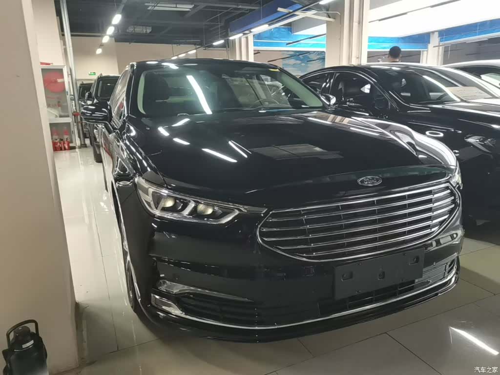 Ford Taurus, 2020 4