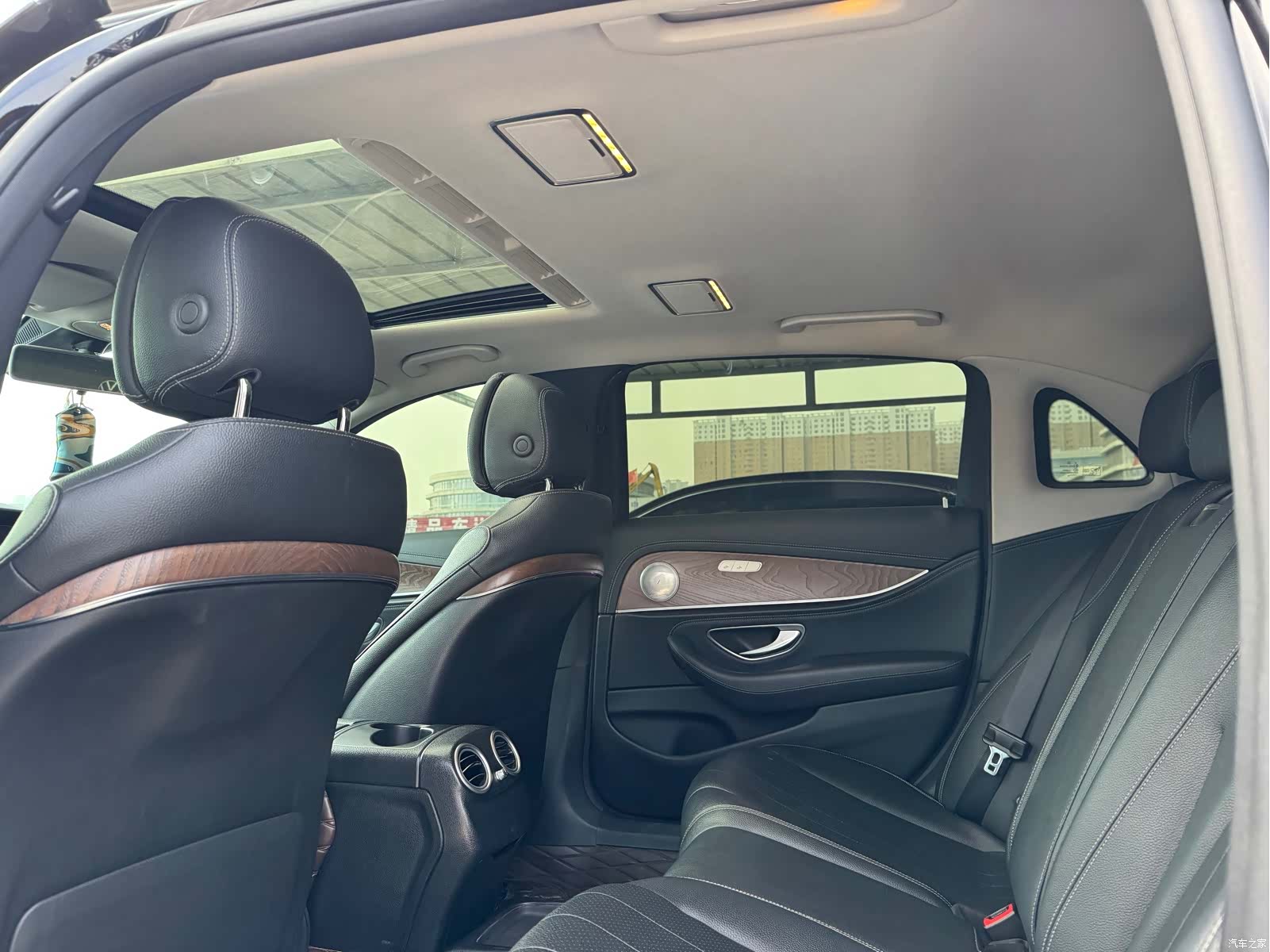 Mercedes-Benz E-Class, 2019 13