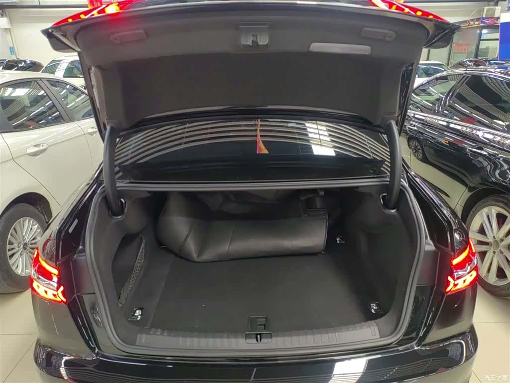 Audi A6L, 2021 9