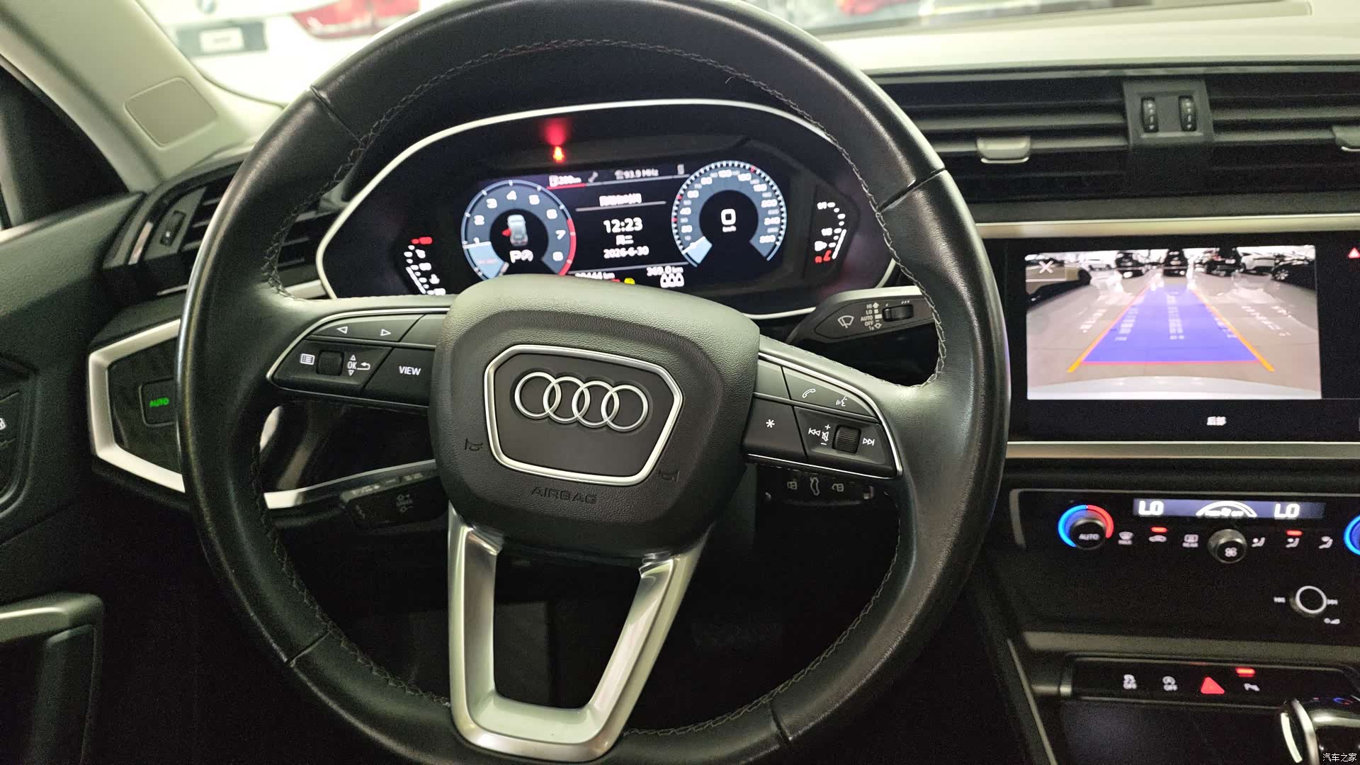 Audi Q3, 2023 10