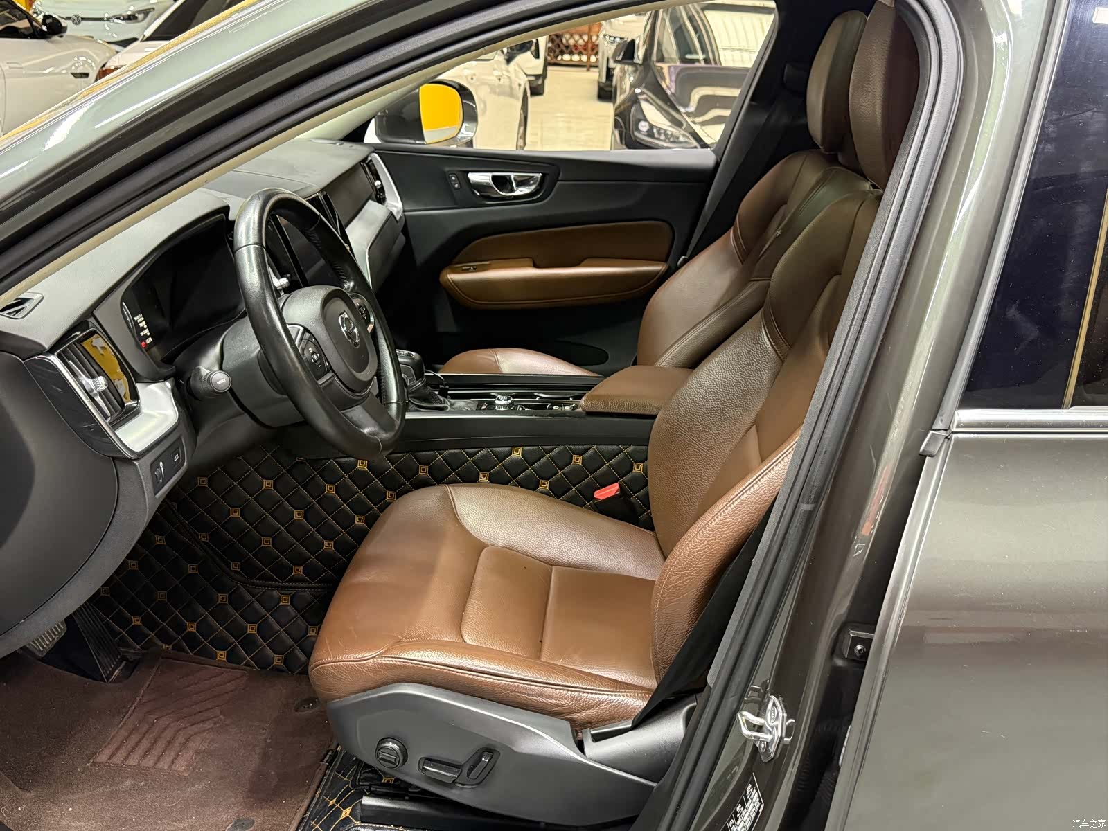 Volvo XC60, 2019 16